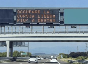 La guida In autostrada e il vizio di occupare la corsia di sorpasso: non è prudenza ma infrazione