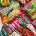 Noodles istantanei nuova mania, il medico nutrizionista: “Non li boccio, anzi”