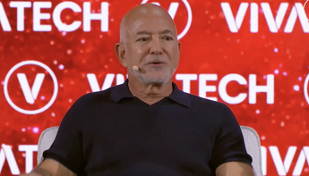 Bezos punta alla Luna per spostare le fabbriche nello spazio
