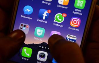 Divieto social media agli under 16 nel Regno Unito, l’esperto: “Serve patentino digitale”