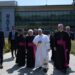 L’abbraccio di Papa Leone ai piccoli pazienti del Cnao di Pavia