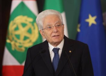 Mattarella: “Sconcertante opposizione pregiudiziale ai vaccini, ancora presenti fake news distruttive”