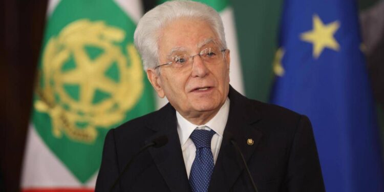Mattarella: “Sconcertante opposizione pregiudiziale ai vaccini, ancora presenti fake news distruttive”