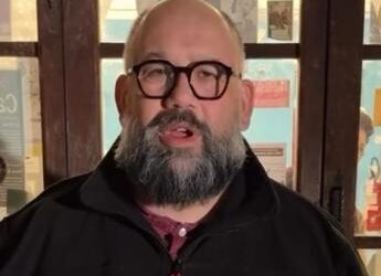 “Obeso e con spalle troppo larghe per risonanza magnetica”: l’odissea dell’attore Francesco Chiantese