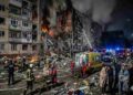 Ucraina sotto attacco, pesanti bombardamenti su Kiev: “Quattro morti, oltre 50 feriti”. L’ucraina prepara la rappresaglia