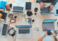 Ai riduce il burnout ma rischia di ampliare il deficit di connessione umana sul lavoro