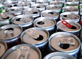 Energy drink e adolescenti, studio pediatri: “4 su 10 cominciano prima dei 12 anni”