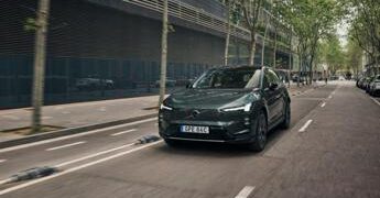Nuova Volvo EX60: al via le prime consegne del SUV elettrico da 810 km