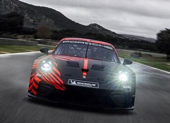 Porsche 911 GT4 R: la nuova protagonista delle competizioni GT4