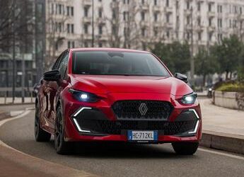 Renault cresce in Italia: ordini in forte aumento nel primo semestre 2026