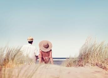 “Sole non causa melanoma”, bufera su nutrizionista-oncologa Rasio. Dermatologi: “Mistificazione e follia”