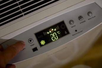 Caldo, come affrontare le notti tropicali: i quattro consigli (fondamentali) dell’esperto