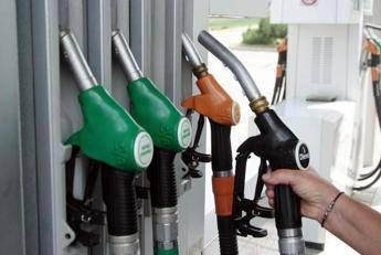 Caro carburanti, Tabarelli (Nomisma Energia): “Non escludo scenari con benzina e diesel a 2,5-3 euro al litro”