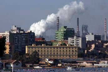 Ex Ilva, il governo alle imprese: “Stop ai licenziamenti”. Aigi e Aepi accolgono l’appello