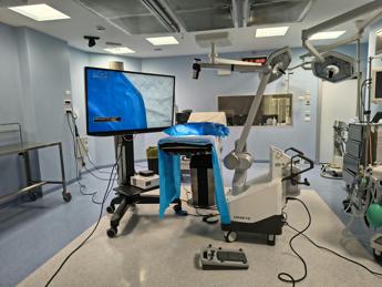 Latina, alla neurochirurgia dell’ospedale Goretti arriva il microscopio digitale 3D 4K