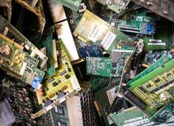 Rifiuti elettronici e vacanze, la guida
