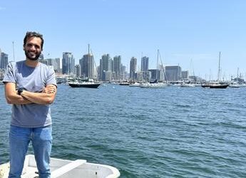 Tumori, Ail nello Stretto di Messina: Federico nuota per la ricerca e la rinascita