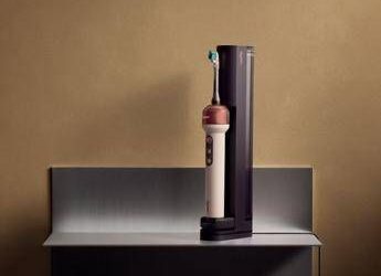 Dyson lancia lo spazzolino con telecamera che sostituisce il filo interdentale