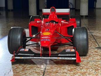 Gp d’Italia, a Milano in mostra la Ferrari F399 di Schumacher
