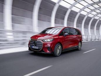 Mercedes-Benz VLE 400 4MATIC: 421 CV, trazione integrale