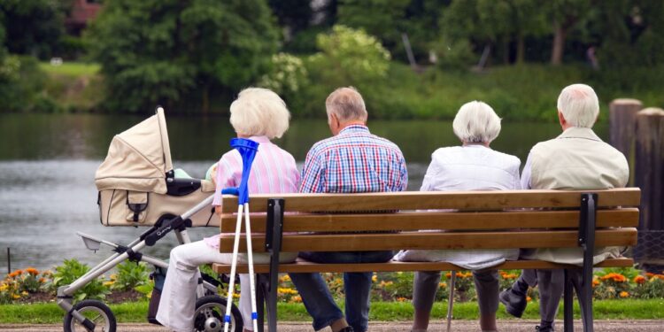 Pensioni, in Italia è allarme: un assegno per ogni lavoratore. Cosa rischiamo nei prossimi anni