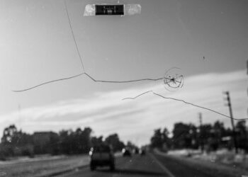Vetro dell’auto danneggiato? Ecco come intervenire subito