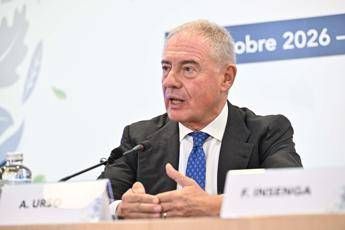 Caro carburanti, Urso: “Al lavoro per proroga price cap tempo necessario”