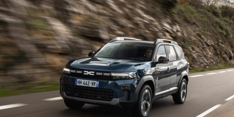 Dacia Bigster, aperti gli ordini per la versione Gpl mild hybrid