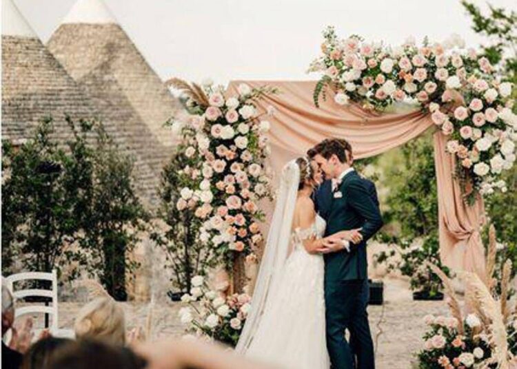 Destination wedding, dal castello al trullo, dal parco museale alla residenza storica, tutti i futuri sposi pazzi per l’Italia