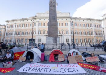 Fuori sede, fuori budget? Dalle tende a Montecitorio alle proteste in piazza (e in Francia e in Spagna)
