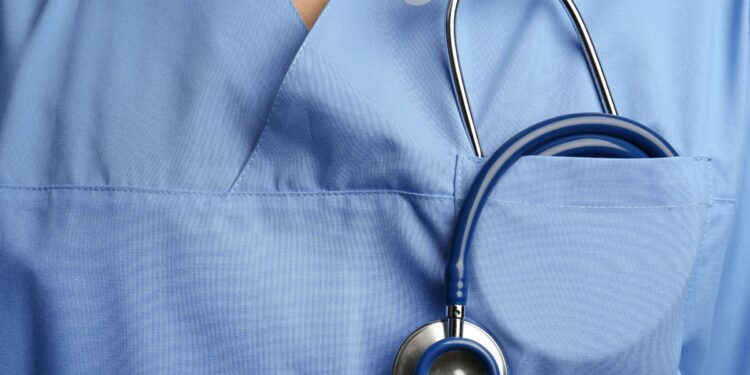 Il Paese in cui vivi può cambiare il rischio di tumore: cosa rivela uno studio sull’Unione europea
