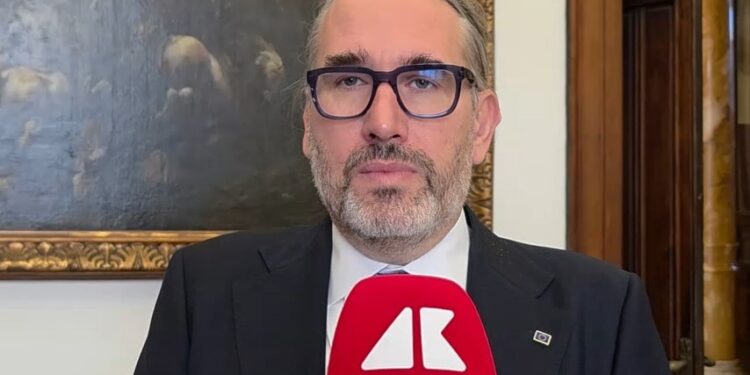 Il vicepresidente del Parlamento Ue Hojsík: “L’Europa non sia una marionetta di Est e Ovest. Le piattaforme social rispondano come gli editori”