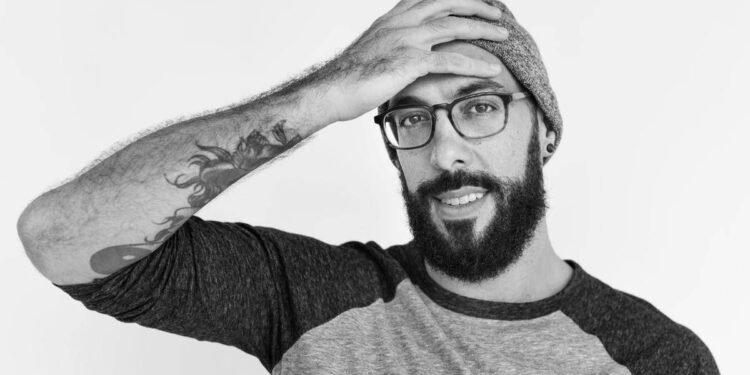 Nella mente del narcisista: scienza svela perché non prova empatia