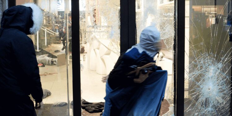 Scontri di Milano: i numeri smentiscono l’etichetta di “generazione violenta”