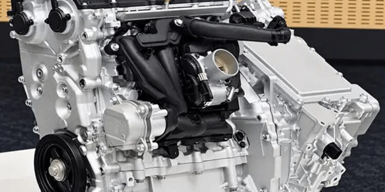 Toyota rivoluziona il sistema ibrido: nuovo motore 1.5