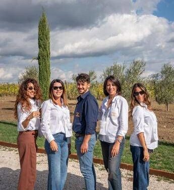 Vino: tra donne, passione famiglia, ‘Passo delle Tortore’ apre le porte della sua cantina